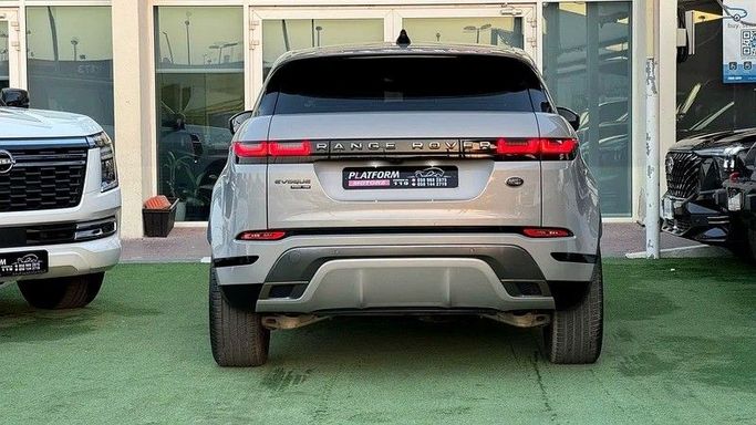 Подержанный Land Rover Range Rover Evoque P250 II, 2.0 л, 2020 в Дубае от Platform Used Cars Серый цвет. GCC | AUTO.AE