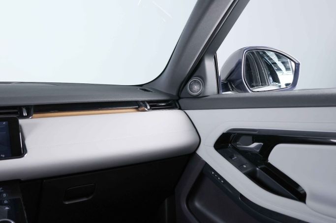 Подержанный Land Rover Range Rover Evoque P200 II, 2.0 л, 2020 в Дубае от The Car Superstore Серый цвет. GCC | AUTO.AE