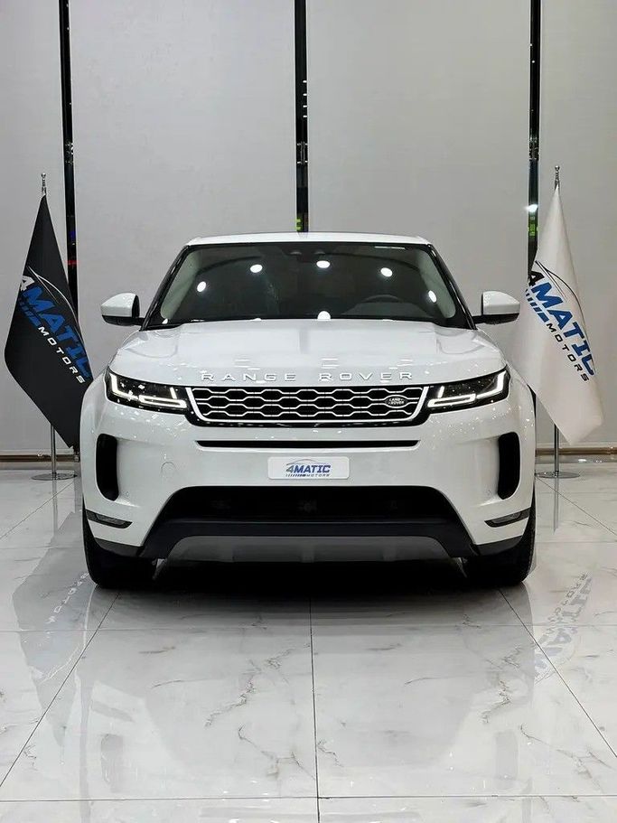 Подержанный Land Rover Range Rover Evoque P200 II, 2.0 л, 2020 в Дубае от 4 Matic Motors Белый цвет. GCC | AUTO.AE