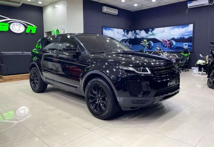 مستعملة Land Rover Range Rover Evoque P240 أنا فيس ليفت, 2.0 l, 2018 في في دبي من Carbon Cars، اللون أسود. مواصفات الخليج | AUTO.AE | إعلان #259732