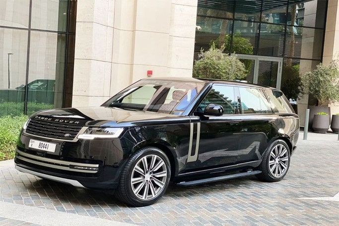 Land Rover Range Rover P615 MHEV LONG V, 2025 внедорожник 5 дв. бизнес класса в Дубае от King Way Car Rental черный цвет | AUTO.AE
