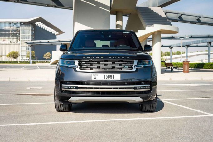 Land Rover Range Rover P530 MHEV V, 2023 business suv 5 dr. for rent in Dubai by Car Lux 365 Car Rental, grey color | AUTO.AE