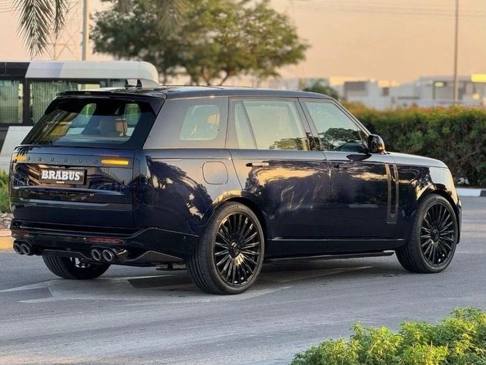 Новый Land Rover Range Rover D350 MHEV Long V, 3.0 л, 2023 в Дубае от Royal Motors Черный цвет. GCC | AUTO.AE