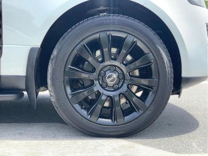 Подержанный Land Rover Range Rover D260 IV, 3.0 л, 2014 в Дубае от Royal Motors Белый цвет. GCC | AUTO.AE