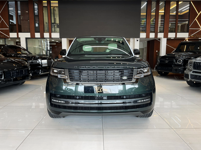 Новый Land Rover Range Rover P530 MHEV V, 4.4 л, 2025 в Дубае от 777 CARS Зеленый цвет. Европейская | AUTO.AE