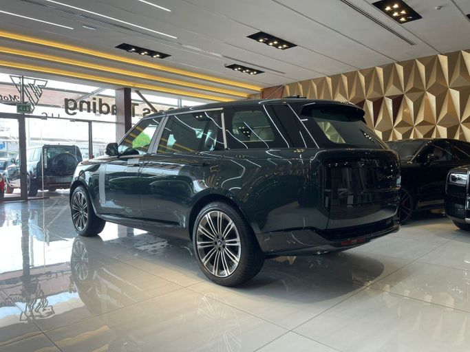 Новый Land Rover Range Rover P530 MHEV V, 4.4 л, 2025 в Дубае от 777 CARS Зеленый цвет. Европейская | AUTO.AE