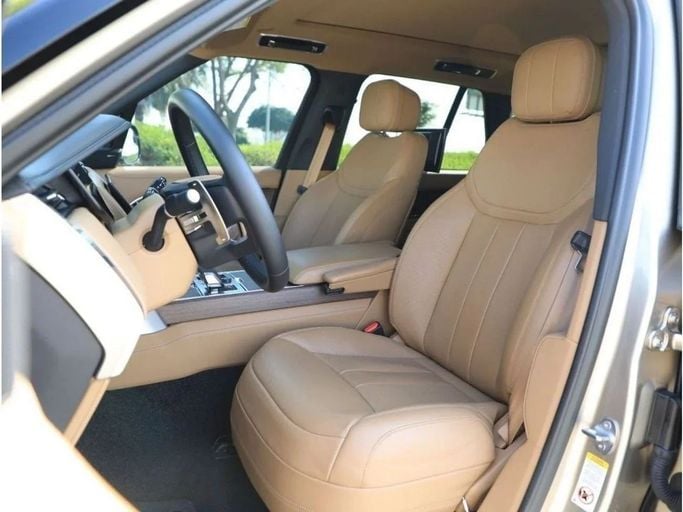 Подержанный Land Rover Range Rover P530 MHEV V, 4.4 л, 2023 в Дубае от Dresden Motors Золотистый цвет. Other | AUTO.AE