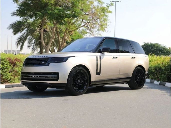 Подержанный Land Rover Range Rover P530 MHEV V, 4.4 л, 2023 в Дубае от Dresden Motors Золотистый цвет. Other | AUTO.AE