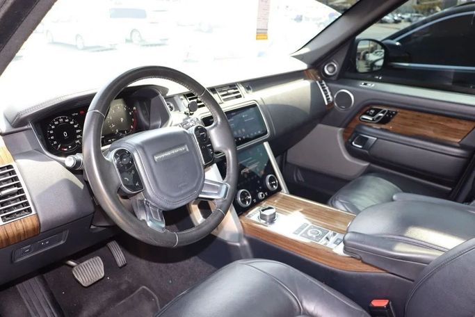 Подержанный Land Rover Range Rover P380 IV Рестайлинг, 3.0 л, 2018 в Дубае от Dresden Motors Голубой цвет. GCC | AUTO.AE