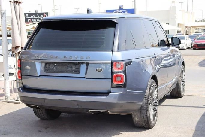 Подержанный Land Rover Range Rover P380 IV Рестайлинг, 3.0 л, 2018 в Дубае от Dresden Motors Голубой цвет. GCC | AUTO.AE