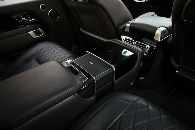 Used Land Rover Range Rover SV IV Facelift, 5.0 l, 2018 in Dubai by Mohammad Alkarak Motors, Black color. Other | AUTO.AE