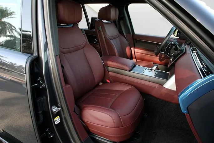 New Land Rover Range Rover P530 MHEV V, 4.4 l, 2025 in Dubai by Mohammad Alkarak Motors, Grey color. GCC Specs | AUTO.AE