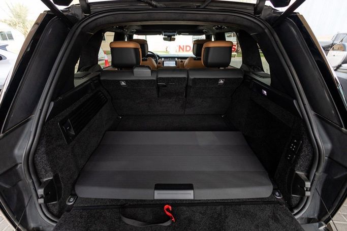 Подержанный Land Rover Range Rover P525 IV Рестайлинг, 5.0 л, 2019 в Дубае от Linda Cars Черный цвет. Европейская | AUTO.AE