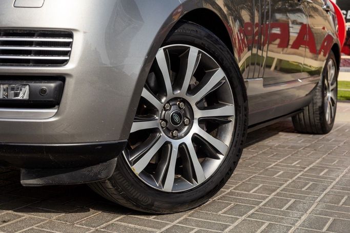 Used Land Rover Range Rover P510 IV, 5.0 l, 2017 in Dubai by Linda Cars, Grey color. GCC Specs | AUTO.AE