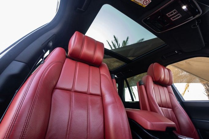 Used Land Rover Range Rover P510 IV, 5.0 l, 2017 in Dubai by Linda Cars, Grey color. GCC Specs | AUTO.AE