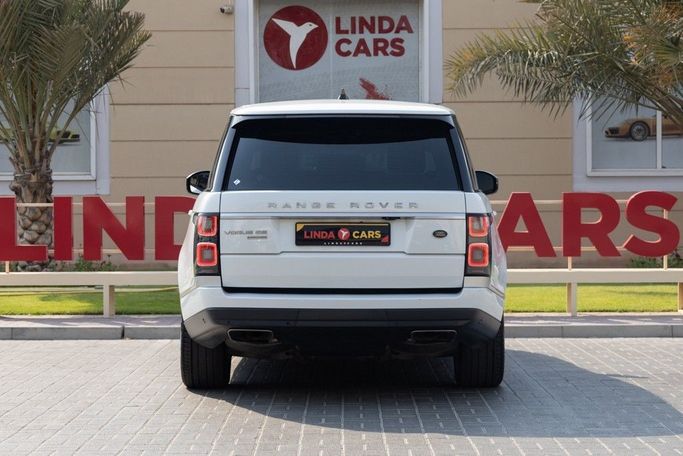 Подержанный Land Rover Range Rover P380 IV Рестайлинг, 3.0 л, 2018 в Дубае от Linda Cars Белый цвет. GCC | AUTO.AE