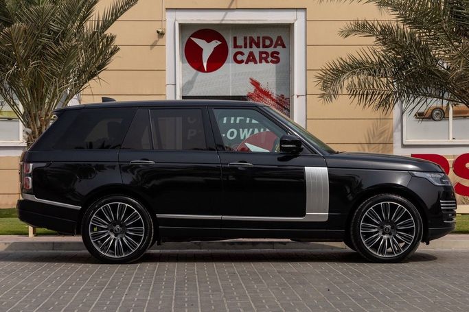 Подержанный Land Rover Range Rover P525 IV Рестайлинг, 5.0 л, 2019 в Дубае от Linda Cars Черный цвет. Европейская | AUTO.AE