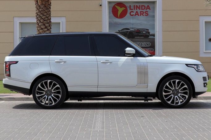 Подержанный Land Rover Range Rover Long IV, 5.0 л, 2015 в Дубае от Linda Cars Белый цвет. GCC | AUTO.AE