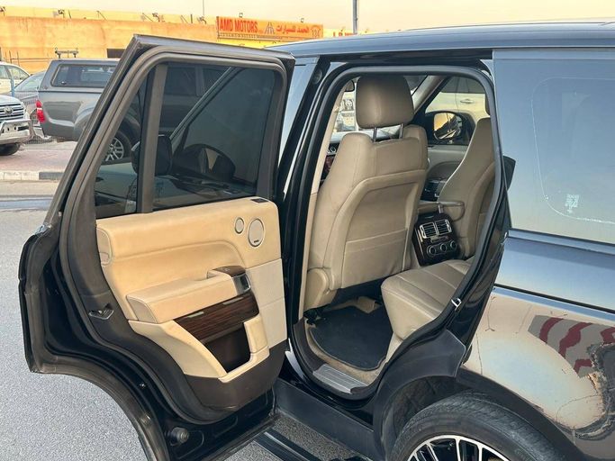 Подержанный Land Rover Range Rover P510 IV, 5.0 л, 2016 в Дубае от Alhamd Motors Черный цвет. GCC | AUTO.AE