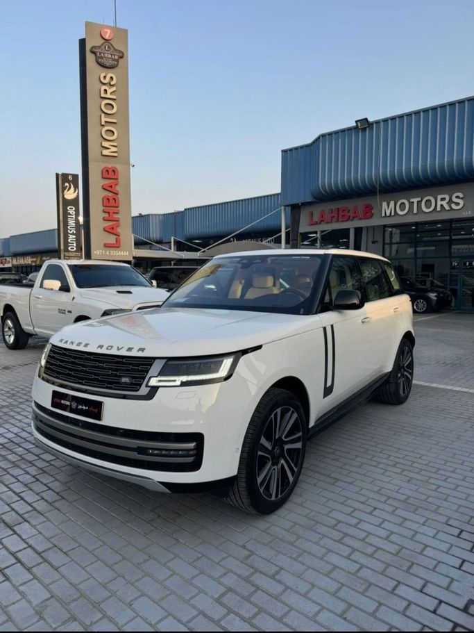 Used Land Rover Range Rover P400 MHEV V, 3.0 l, 2023 in Dubai by Lahbab Motors, White color. GCC Specs | AUTO.AE