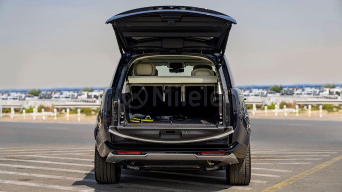 Новый Land Rover Range Rover P460e V, 3.0 л, 2024 в Дубае от Milele Голубой цвет. Other | AUTO.AE