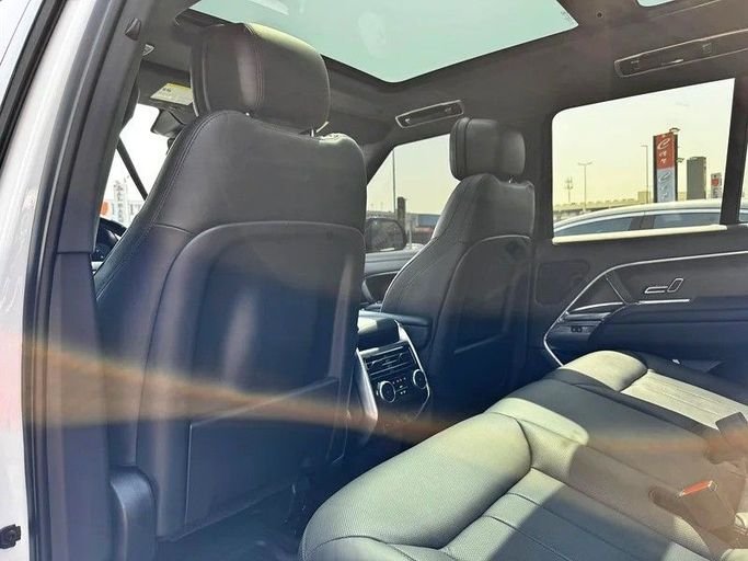 Подержанный Land Rover Range Rover P400 MHEV V, 3.0 л, 2023 в Дубае от Shamil Motors Белый цвет. Европейская | AUTO.AE