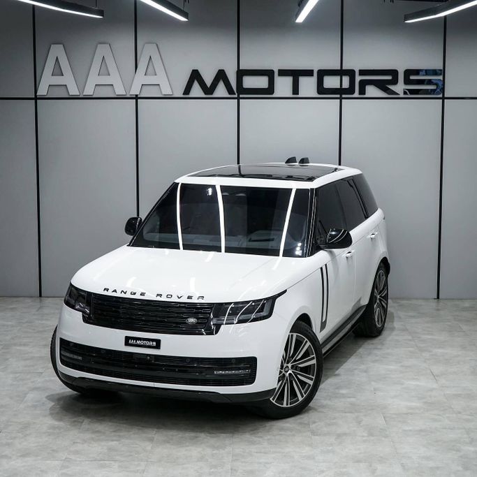 Used Land Rover Range Rover P400 MHEV V, 3.0 l, 2023 in Dubai by AAA Motors, White color. GCC Specs | AUTO.AE