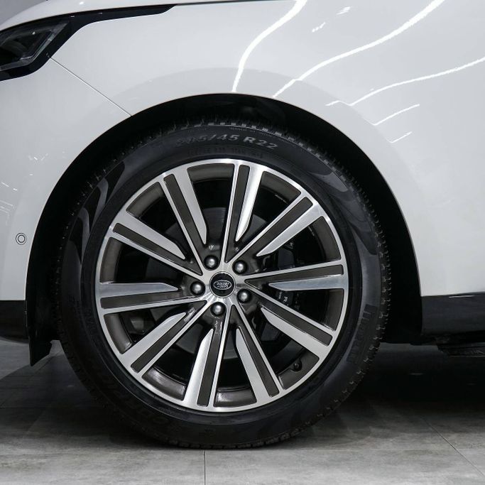 Used Land Rover Range Rover P400 MHEV V, 3.0 l, 2023 in Dubai by AAA Motors, White color. GCC Specs | AUTO.AE