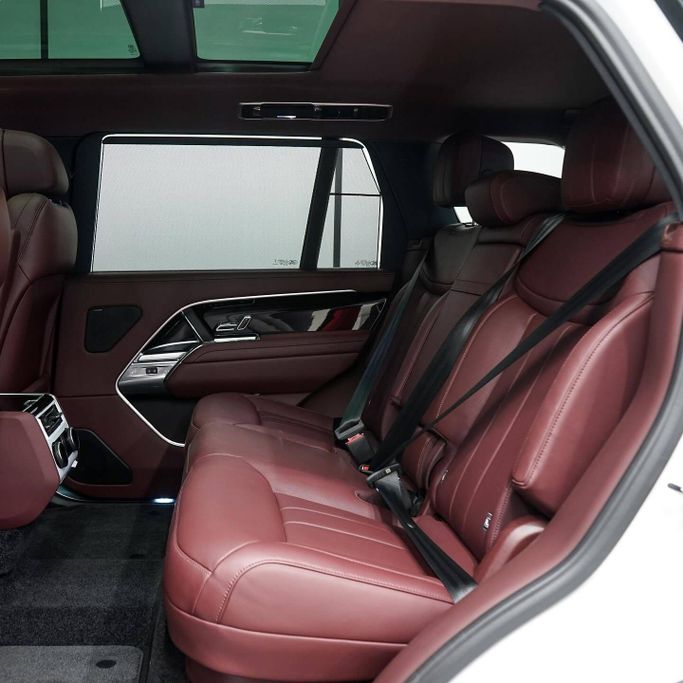 Новый Land Rover Range Rover P400 MHEV V, 3.0 л, 2023 в Дубае от AAA Motors Белый цвет. GCC | AUTO.AE