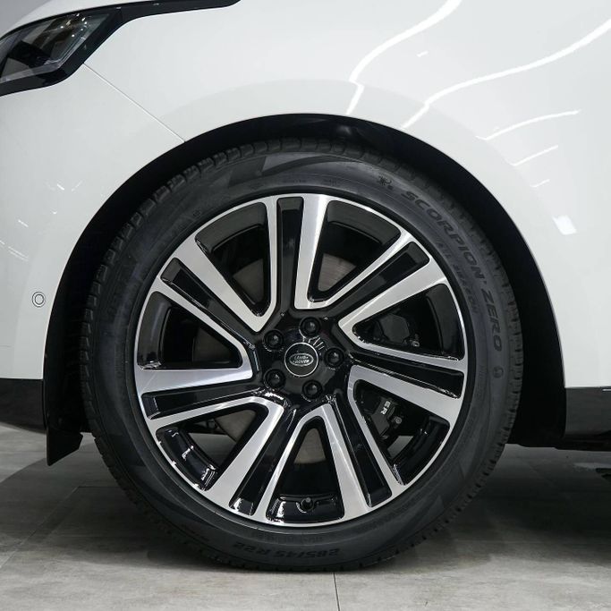 Новый Land Rover Range Rover P400 MHEV V, 3.0 л, 2023 в Дубае от AAA Motors Белый цвет. GCC | AUTO.AE