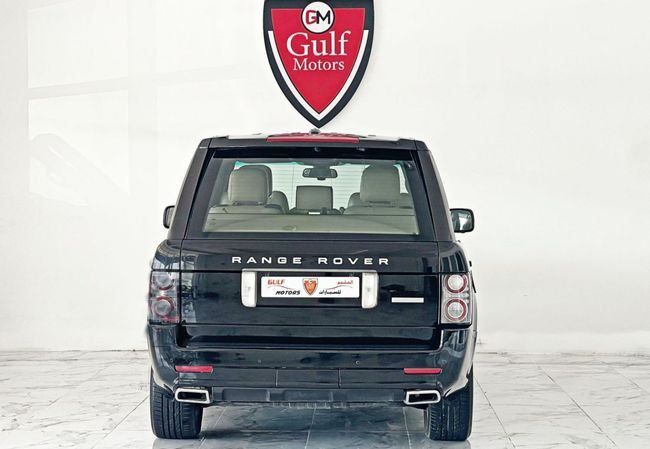 Подержанный Land Rover Range Rover Supercharged III Рестайлинг 2, 5.0 л, 2011 в Дубае от Gulf Motors Черный цвет. GCC | AUTO.AE