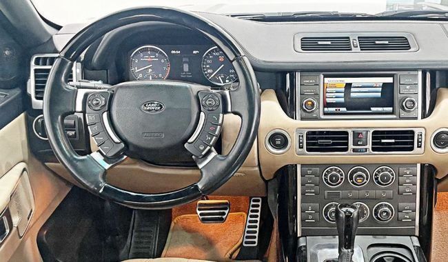 Подержанный Land Rover Range Rover Supercharged III Рестайлинг 2, 5.0 л, 2011 в Дубае от Gulf Motors Черный цвет. GCC | AUTO.AE