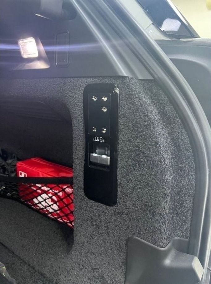 Used Land Rover Range Rover P530 MHEV V, 4.4 l, 2023 in Dubai by Quatro Motors, White color.  | AUTO.AE