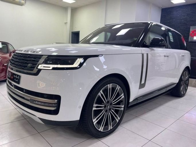 Used Land Rover Range Rover P530 MHEV V, 4.4 l, 2023 in Dubai by Quatro Motors, White color.  | AUTO.AE