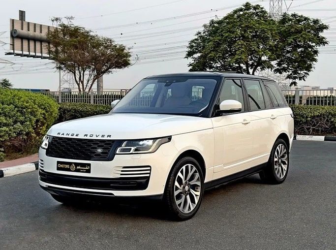 Подержанный Land Rover Range Rover P340 IV Рестайлинг, 3.0 л, 2018 в Дубае от Q Motors Белый цвет. GCC | AUTO.AE