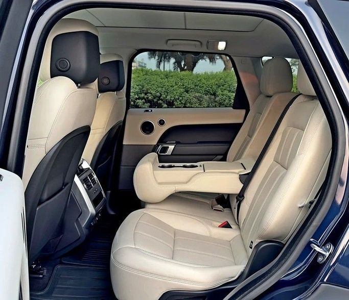 Подержанный Land Rover Range Rover P380 IV Рестайлинг, 3.0 л, 2020 в Дубае от Q Motors Черный цвет. Американская | AUTO.AE