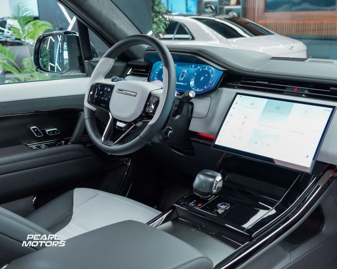Новый Land Rover Range Rover P615 MHEV V, 4.4 л, 2024 в Дубае от Pearl Motors Серый цвет. Европейская | AUTO.AE