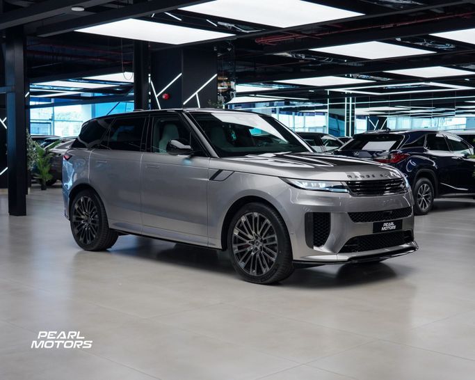 Новый Land Rover Range Rover P615 MHEV V, 4.4 л, 2024 в Дубае от Pearl Motors Серый цвет. Европейская | AUTO.AE