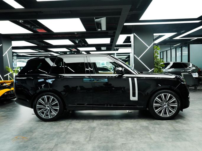 New Land Rover Range Rover P530 MHEV V, 4.4 l, 2022 in Dubai by Pearl Motors, Green color. GCC Specs | AUTO.AE