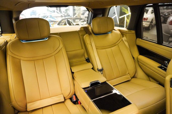 New Land Rover Range Rover P530 MHEV V, 4.4 l, 2022 in Dubai by Pearl Motors, Green color. GCC Specs | AUTO.AE