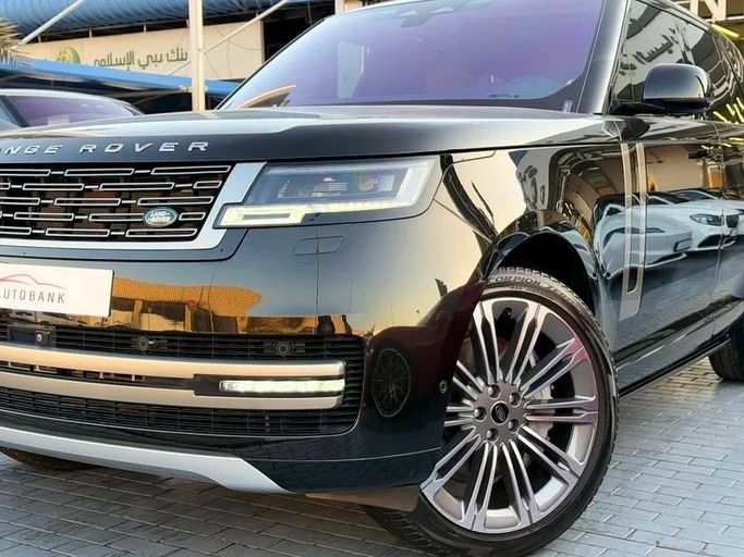 Used Land Rover Range Rover P400 MHEV V, 3.0 l, 2022 in Dubai by Auto Bank Motors, Black color. GCC Specs | AUTO.AE