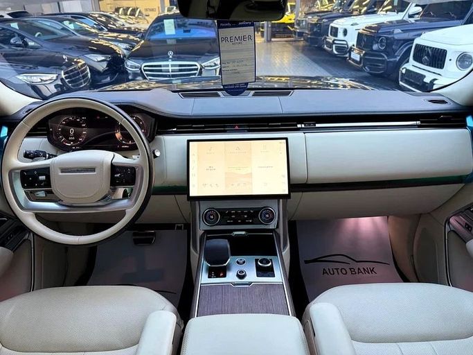 Подержанный Land Rover Range Rover P530 MHEV V, 4.4 л, 2023 в Дубае от Auto Bank Motors Черный цвет. GCC | AUTO.AE
