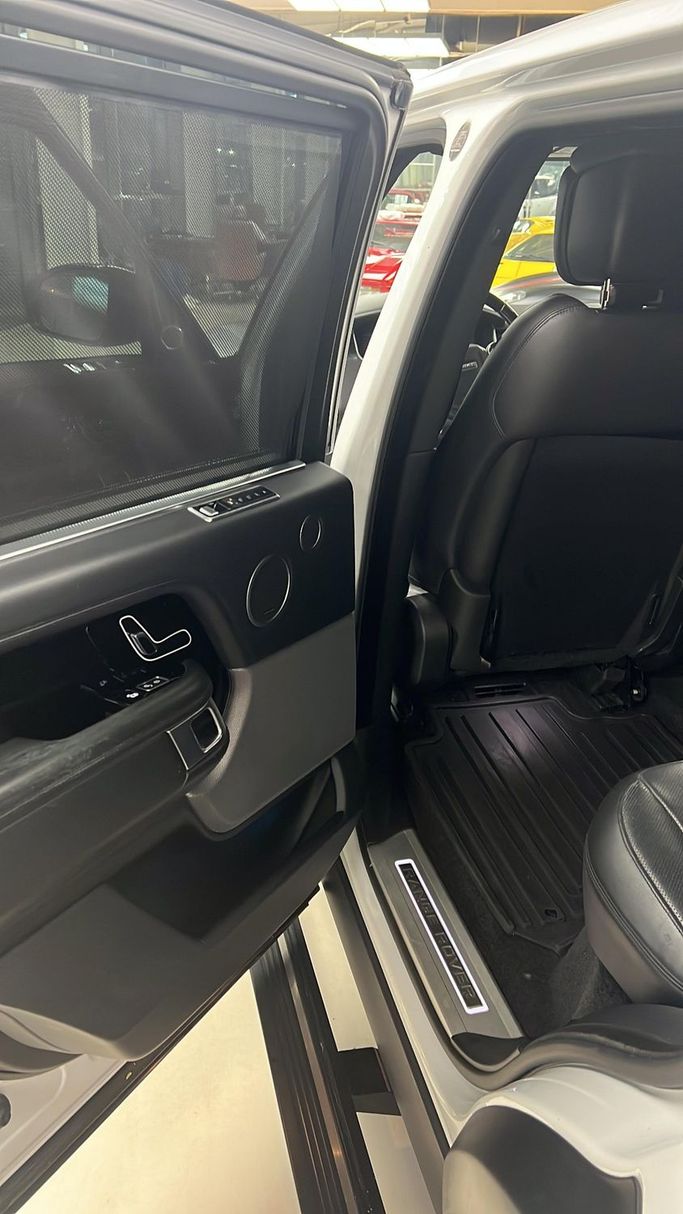 Used Land Rover Range Rover IV Facelift, 3.0 l, 2018 in Dubai by Space Motors, White color. American Specs | AUTO.AE