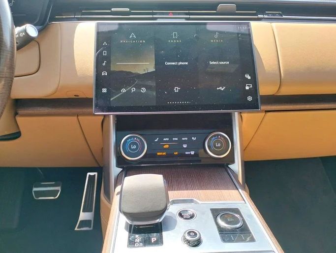 Подержанный Land Rover Range Rover P530 MHEV V, 4.4 л, 2023 в Дубае от Space Motors Синий цвет. Канадская | AUTO.AE