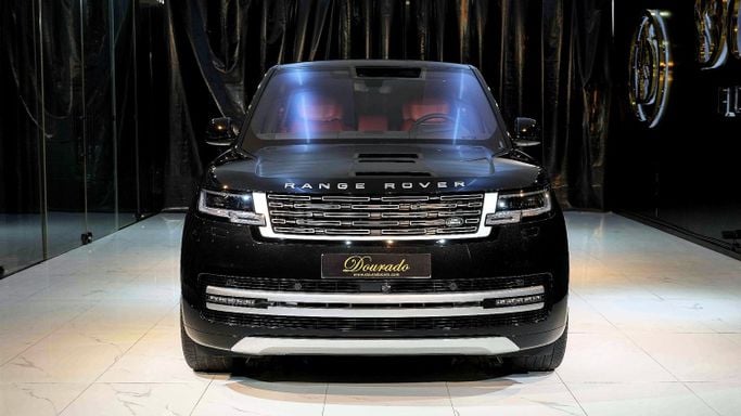 Новый Land Rover Range Rover P530 MHEV V, 4.4 л, 2023 в Дубае от Dourado Luxury Car Черный цвет. Европейская | AUTO.AE