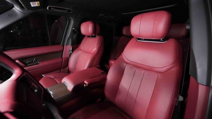 Новый Land Rover Range Rover P530 MHEV V, 4.4 л, 2023 в Дубае от Dourado Luxury Car Черный цвет. Европейская | AUTO.AE