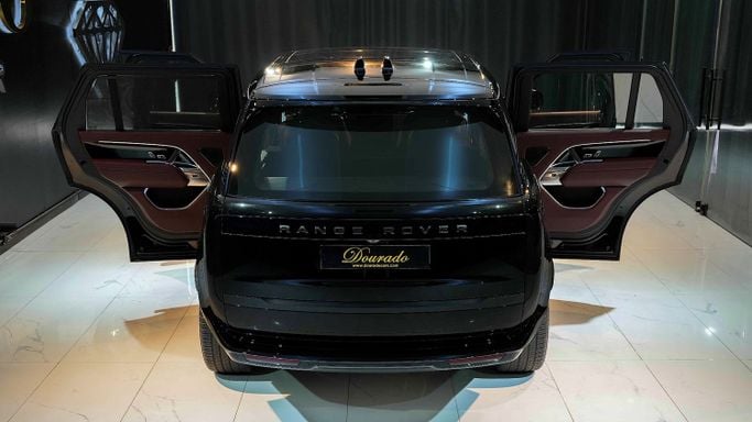 Новый Land Rover Range Rover P530 MHEV V, 4.4 л, 2025 в Дубае от Dourado Luxury Car Черный цвет. Европейская | AUTO.AE