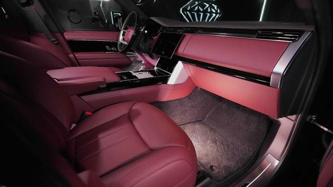 Новый Land Rover Range Rover P530 MHEV V, 4.4 л, 2025 в Дубае от Dourado Luxury Car Черный цвет. Европейская | AUTO.AE