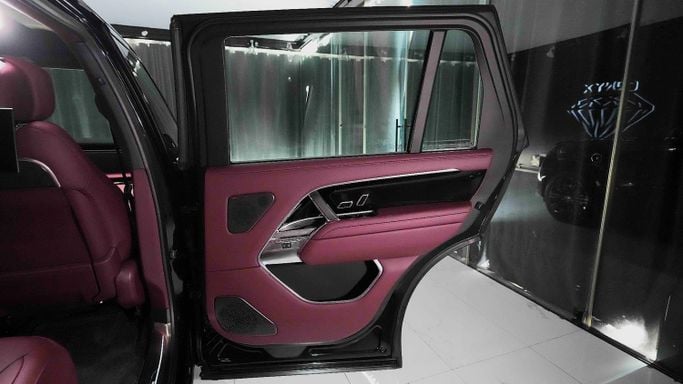 Новый Land Rover Range Rover P530 MHEV V, 4.4 л, 2025 в Дубае от Dourado Luxury Car Черный цвет. Европейская | AUTO.AE