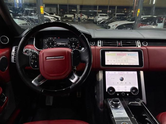 Подержанный Land Rover Range Rover IV Рестайлинг, 5.0 л, 2018 в Дубае от Carbon Cars Серый цвет. GCC | AUTO.AE